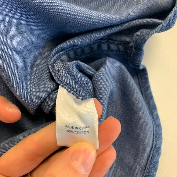 Cece Nordstrom Chambray Top Womens XS Extra Small Blue Hidden Buttons Shirt - Picture 9 of 12